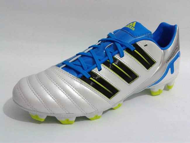 Sepatu bola hotsell adidas absolado